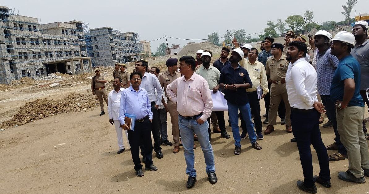 अमरोहा में निर्माणाधीन पुलिस लाइन का नोडल अधिकारी द्वारा निरीक्षण safar news पुलिस लाइन