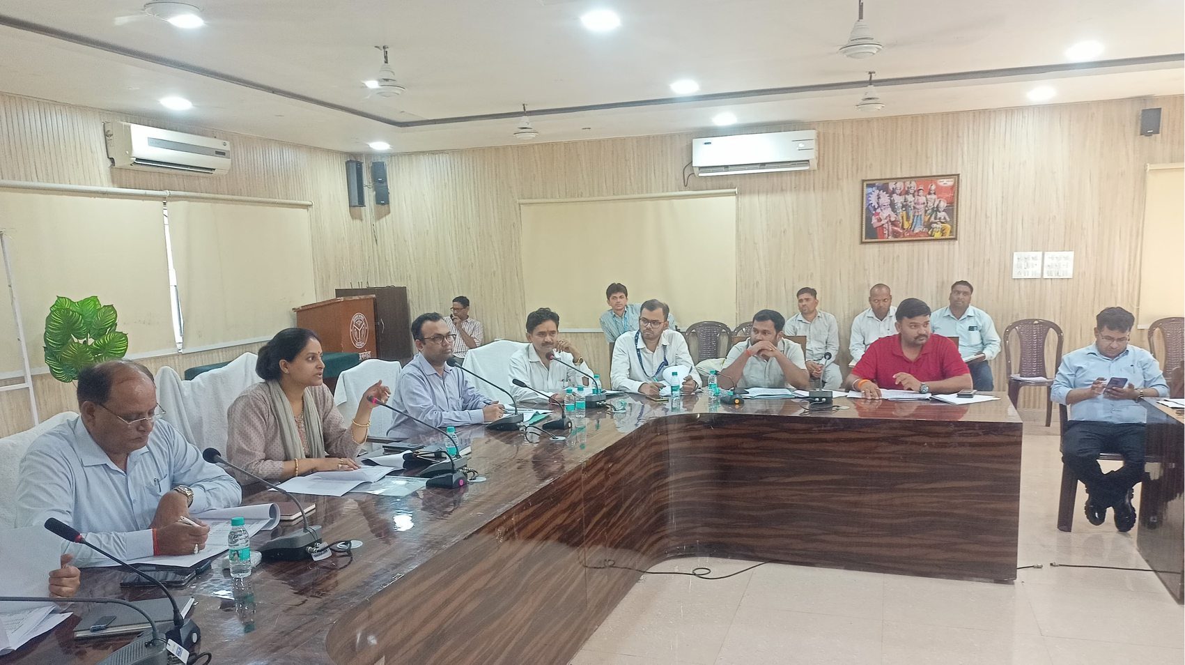 सीएम युवा विकास योजना में लापरवाही पर जताई नाराजगी safar news सीएम युवा विकास योजना