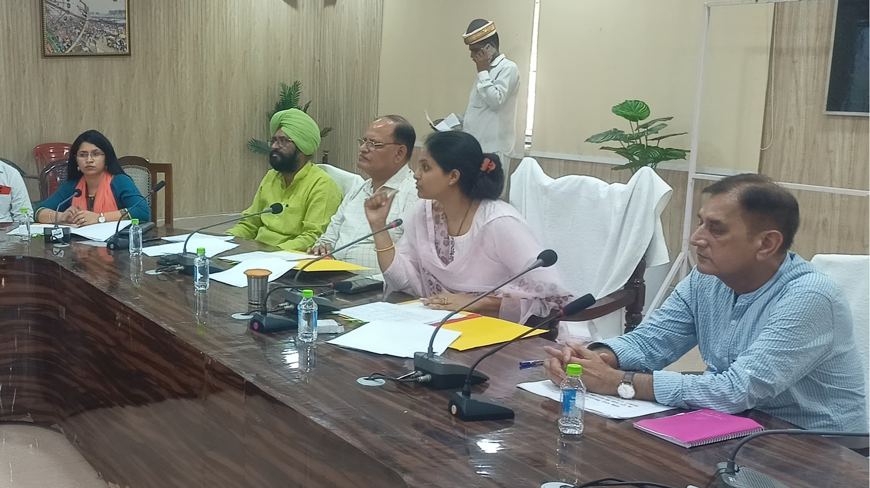 जिलाधिकारी की अध्यक्षता में जिला स्वच्छता समिति की बैठक safar news स्वच्छता अभियान